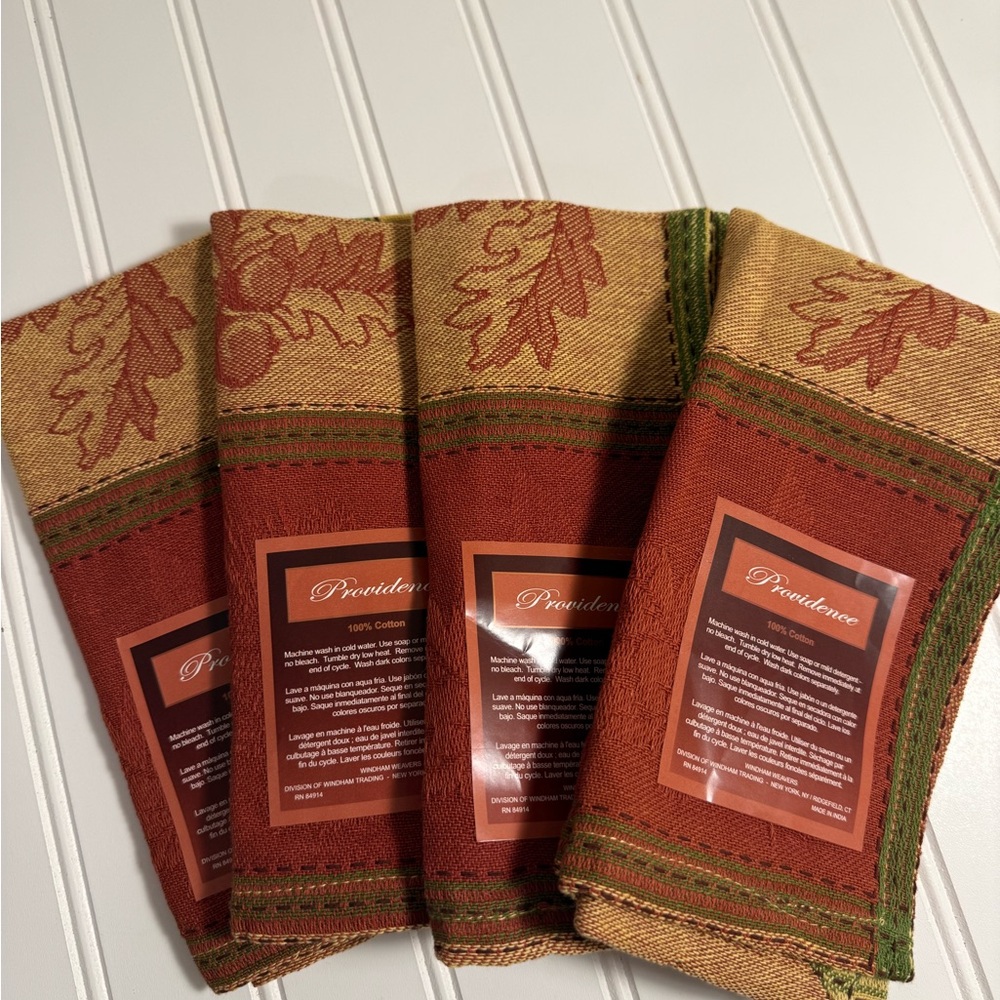 Autumn Leaf Table Linens - Red and Green